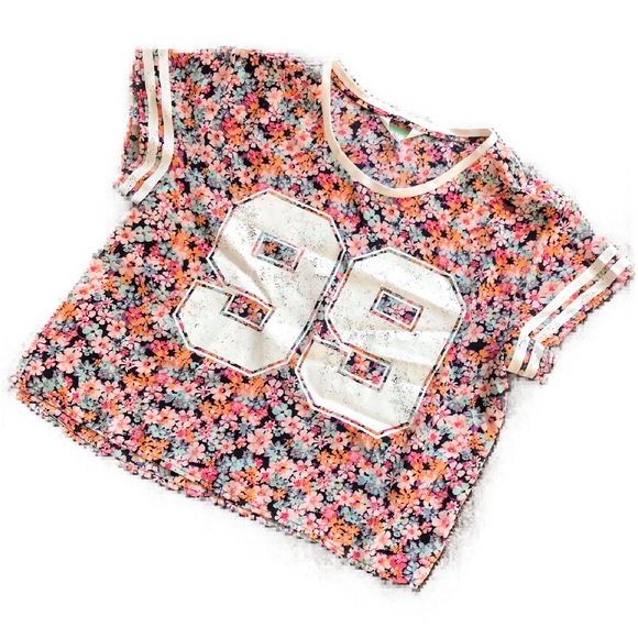 🍁 Distressed Jersey Floral Crop Top from Decree - Picture 4 of 6